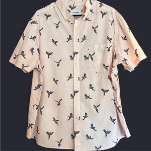 🎄🚨BOGO 50% Off Goodfellow & Co Pink Shirt with McCaw Parrot Print